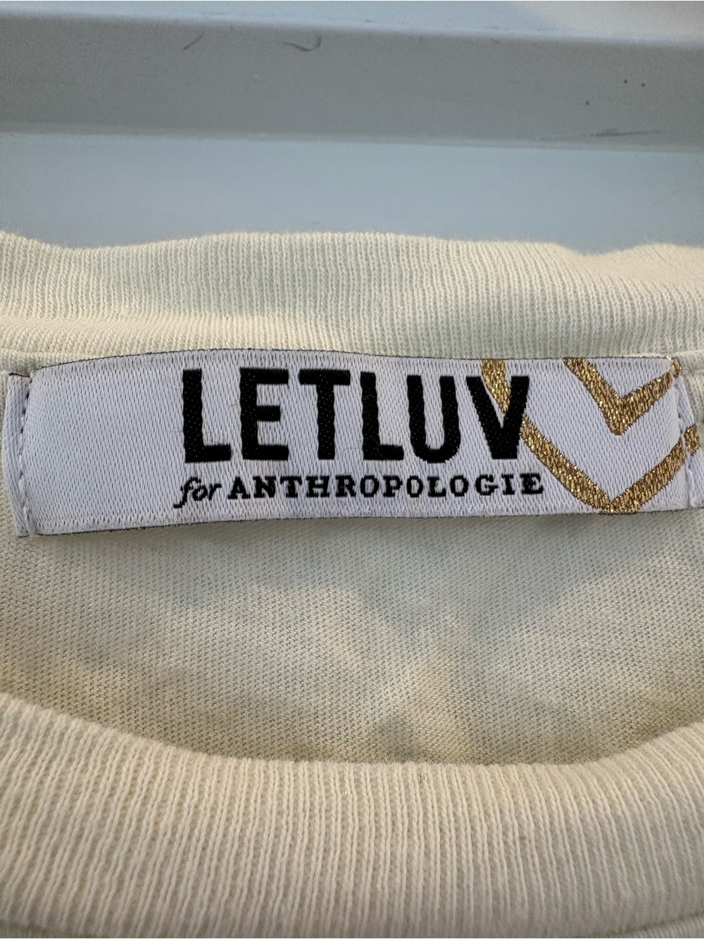 Super cute Anthropologie Cream Tee with Multicolor Bow 🎀 - Picture 2 of 3